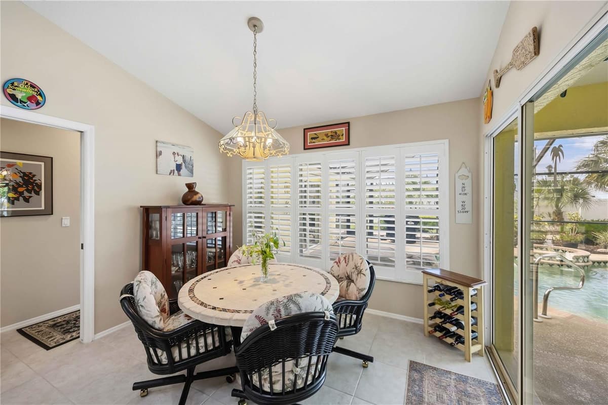 230 GREEN STREET — photo 17 of 51
