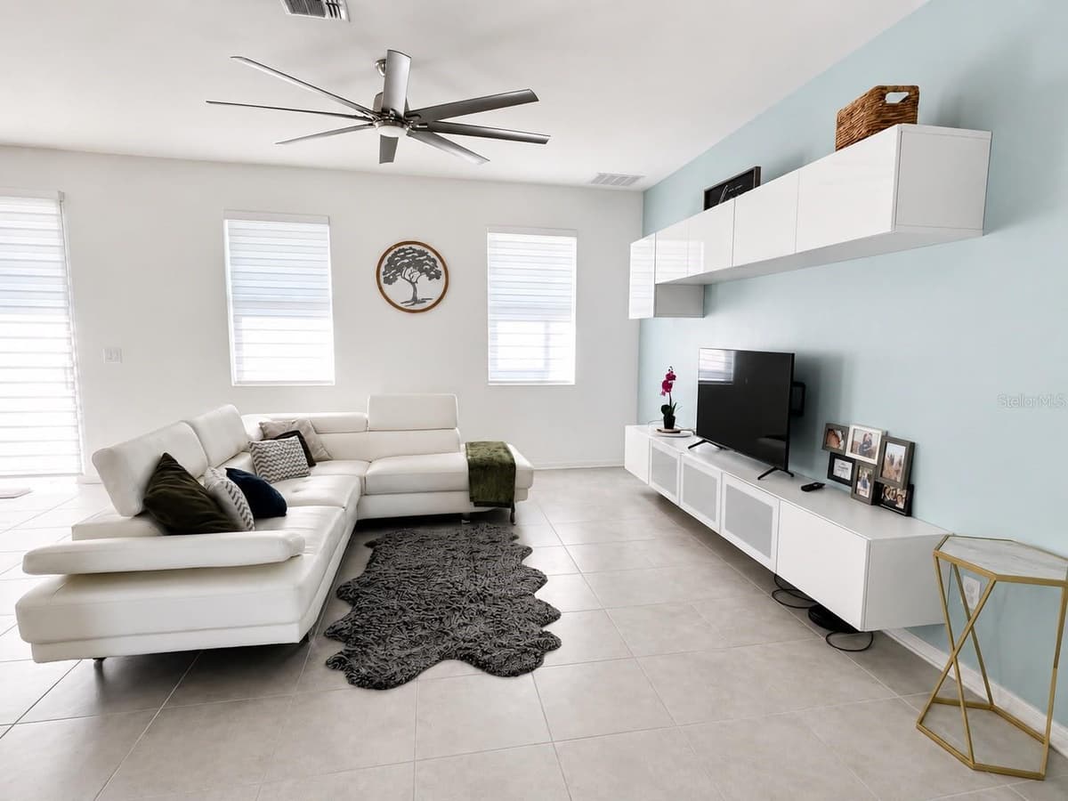 3517 VEGA CREEK DRIVE — photo 3 of 25