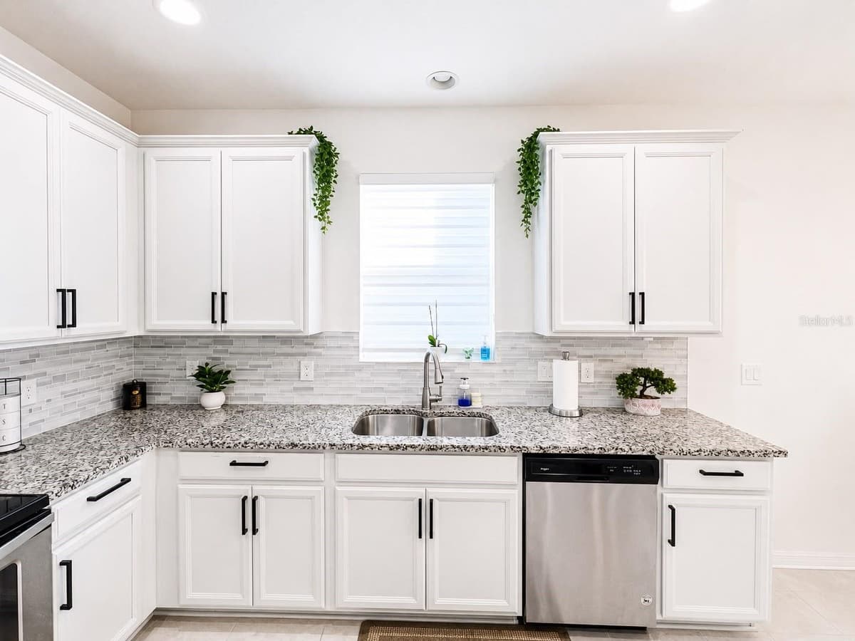 3517 VEGA CREEK DRIVE — photo 6 of 25