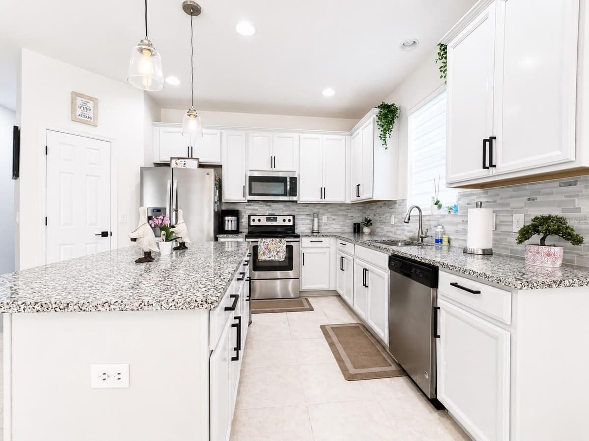 3517 VEGA CREEK DRIVE — photo 16 of 25