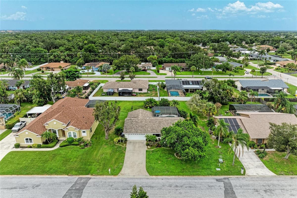 4723 PALM AIRE CIRCLE — photo 5 of 65