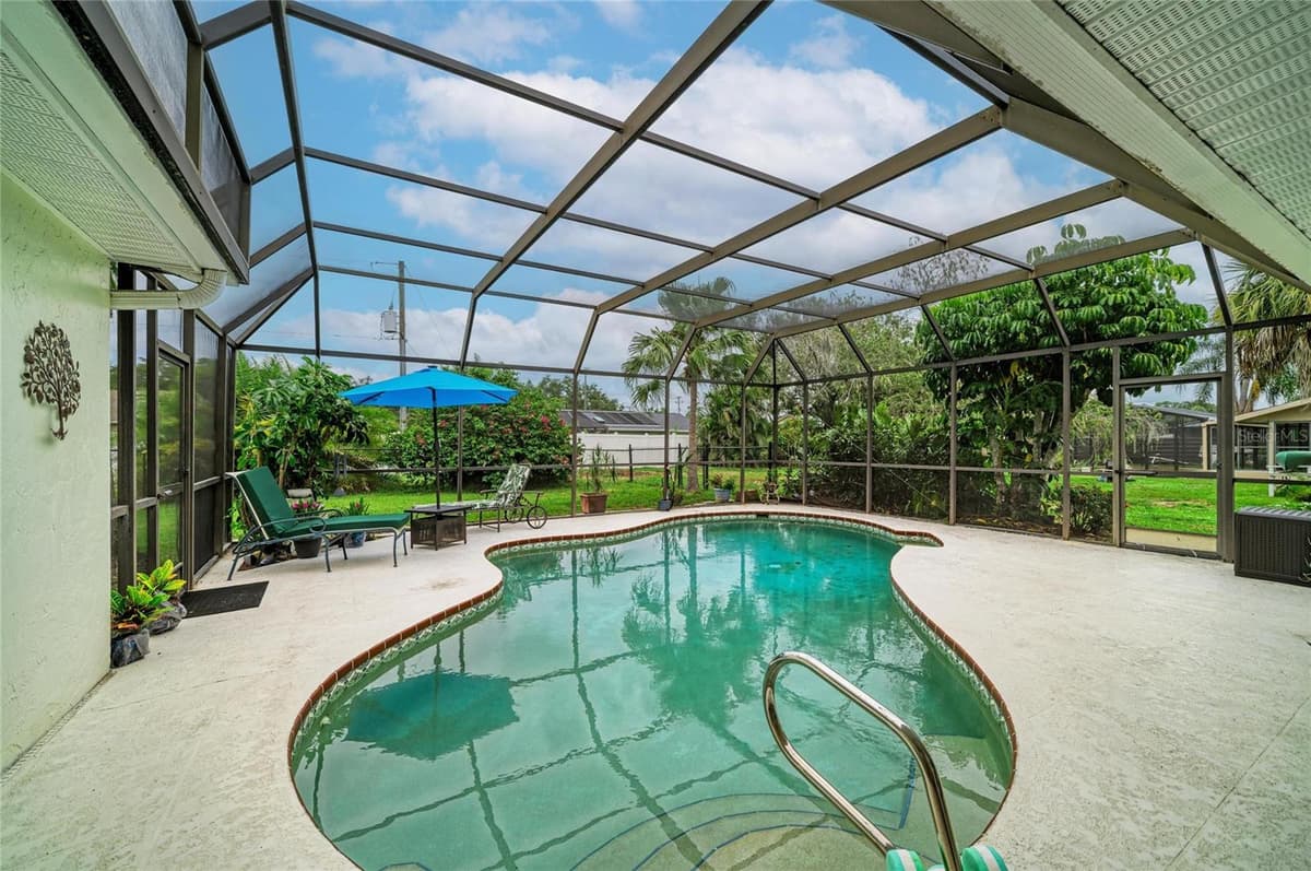 4723 PALM AIRE CIRCLE — photo 36 of 65