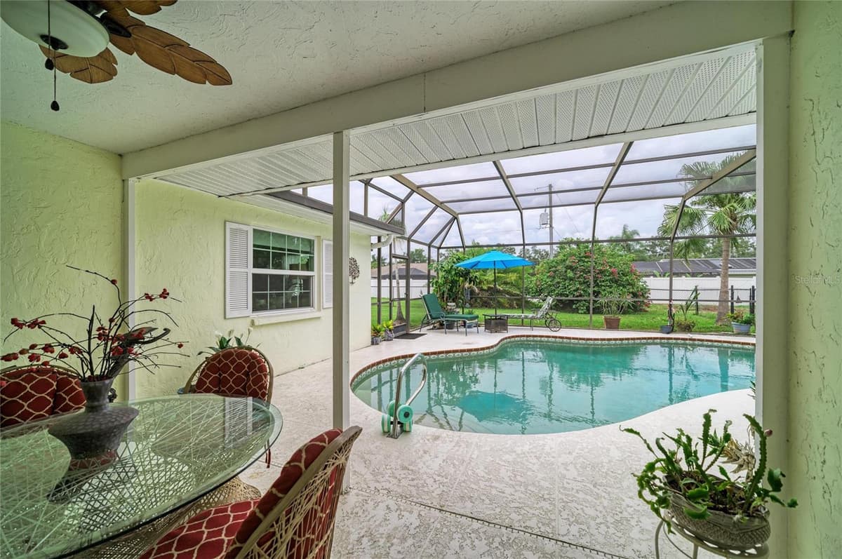 4723 PALM AIRE CIRCLE — photo 34 of 65
