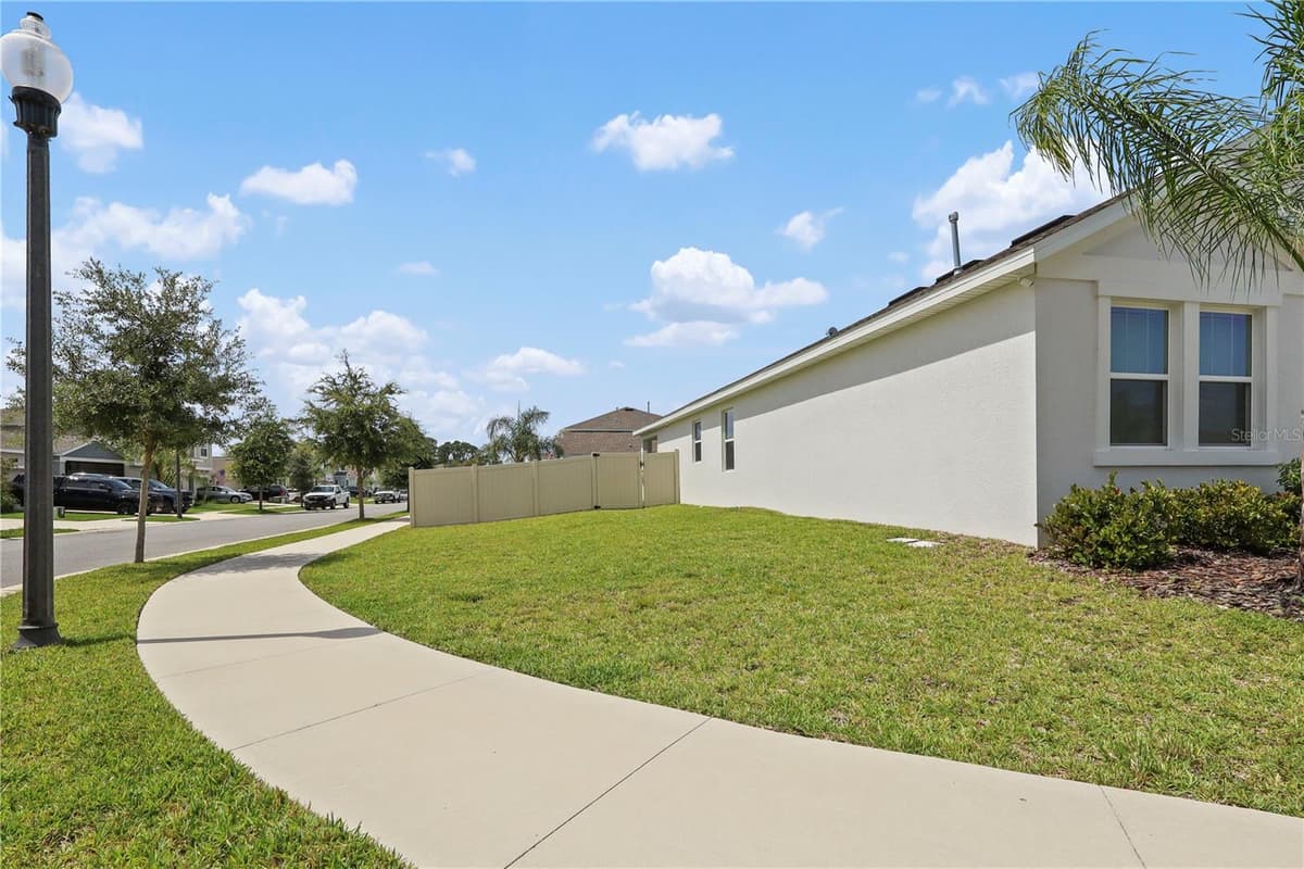 33571 SKY BLOSSOM CIRCLE — photo 9 of 54