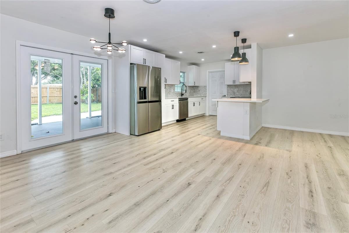 1842 PURITAN AVENUE — photo 15 of 28