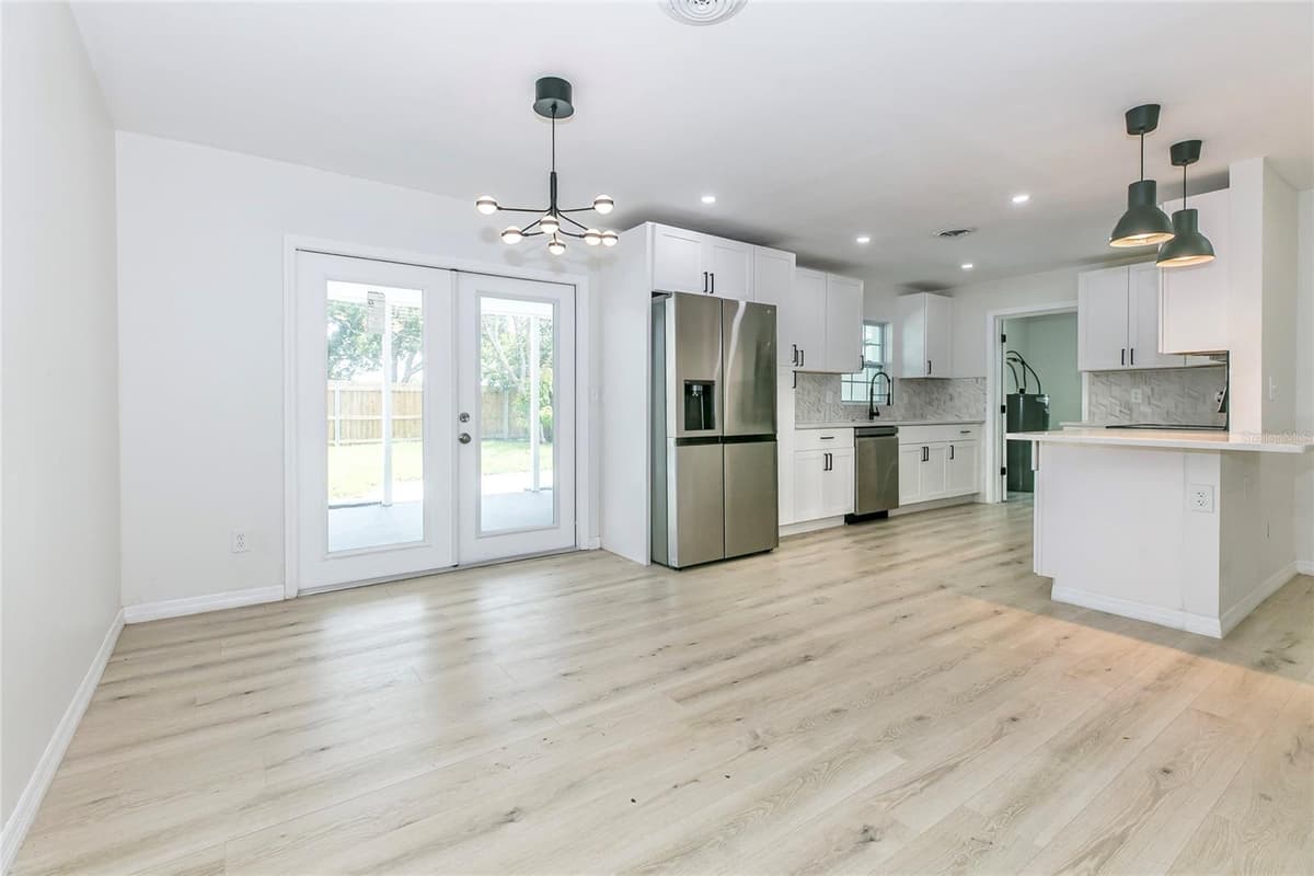 1842 PURITAN AVENUE — photo 3 of 28
