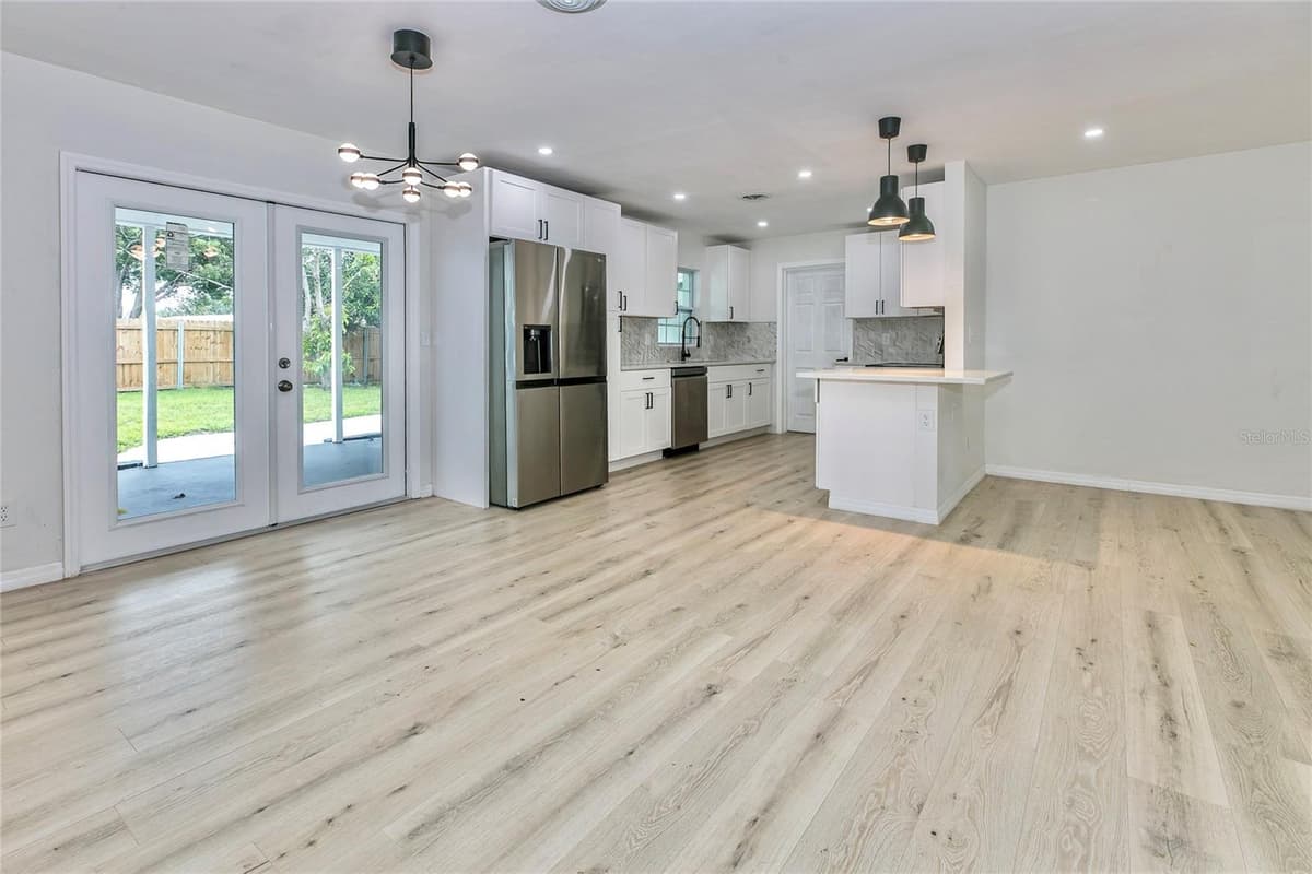 1842 PURITAN AVENUE — photo 16 of 28