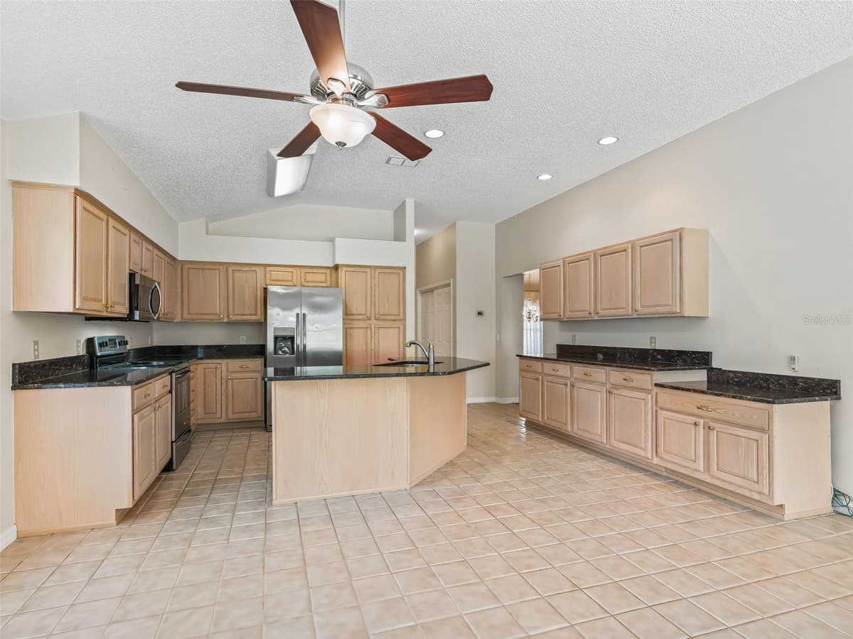 823 SAN SALVADOR DRIVE — photo 12 of 38