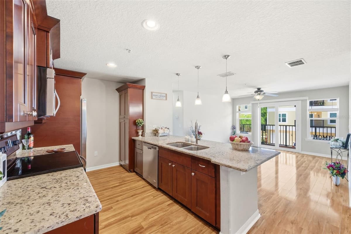 5064 ROYAL PALMS WAY — photo 14 of 89
