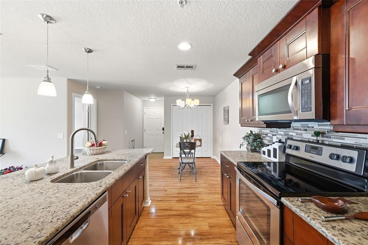 5064 ROYAL PALMS WAY — photo 16 of 89