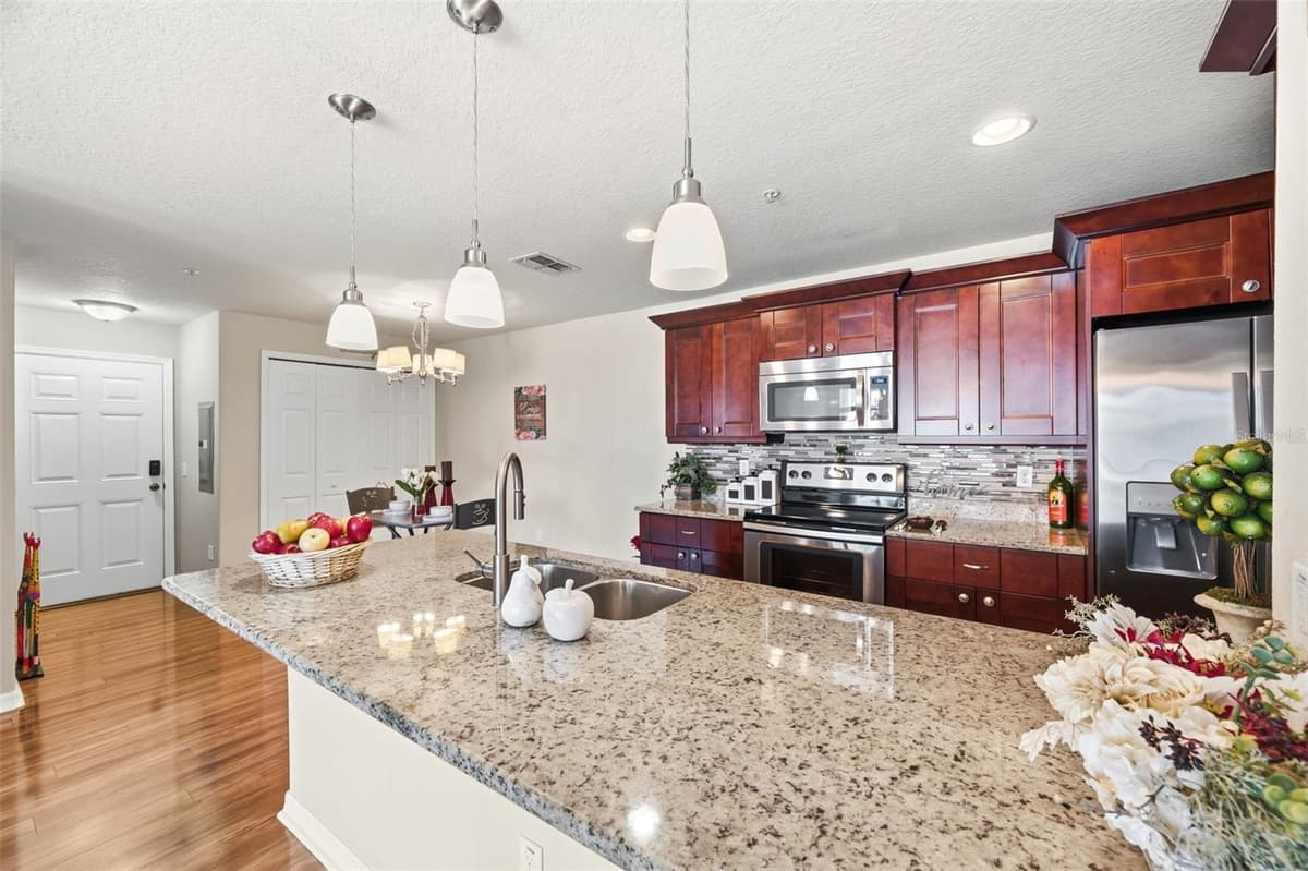 5064 ROYAL PALMS WAY — photo 13 of 89