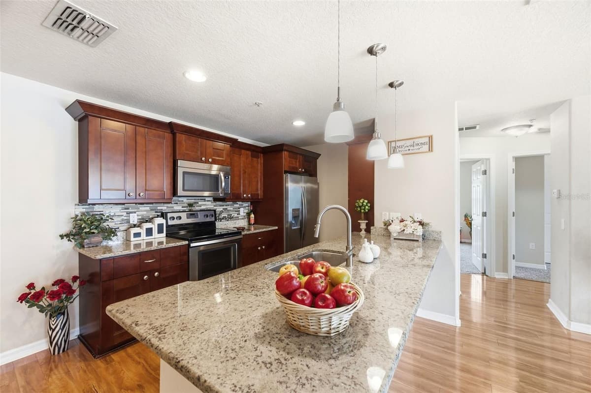 5064 ROYAL PALMS WAY — photo 12 of 89