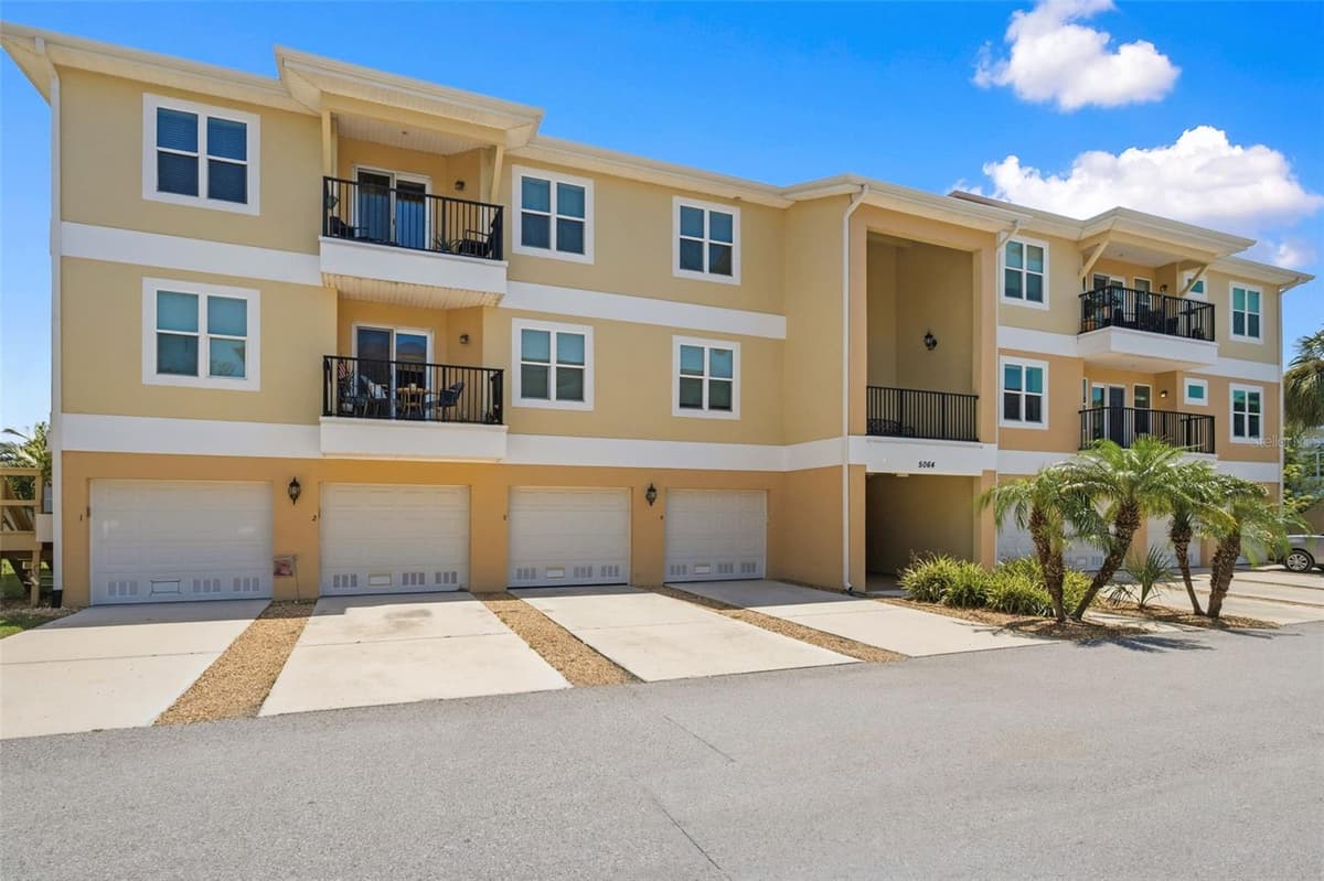 5064 ROYAL PALMS WAY — photo 1 of 89