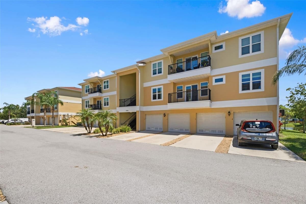 5064 ROYAL PALMS WAY — photo 4 of 89