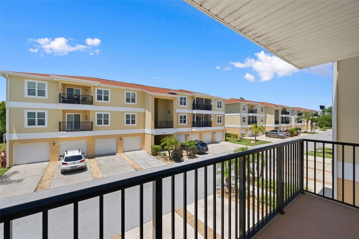 5064 ROYAL PALMS WAY — photo 48 of 89