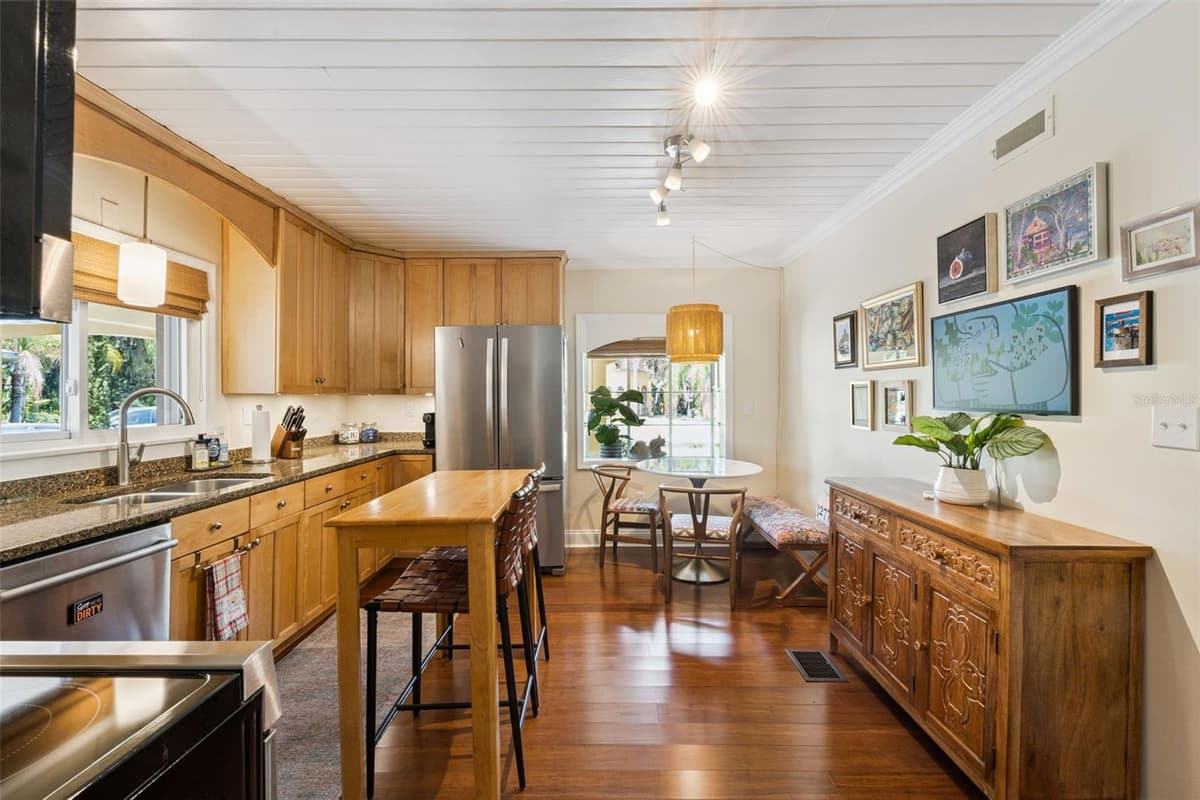 497 VALENCIA STREET — photo 10 of 34