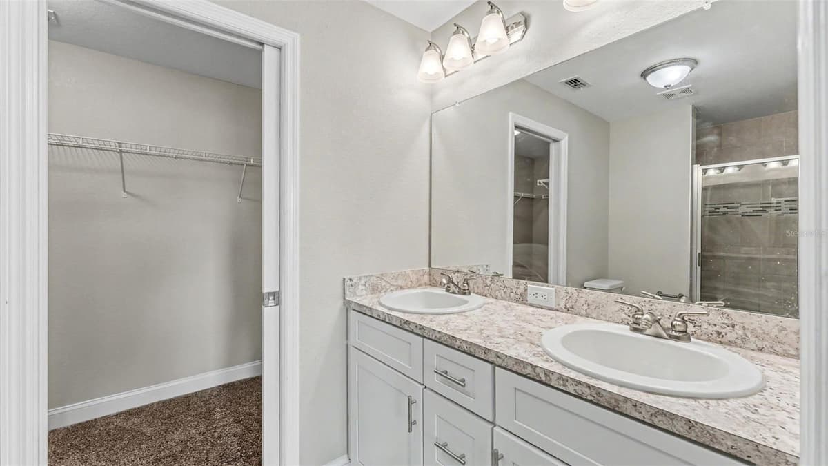 902 VERMONT AVENUE — photo 18 of 35