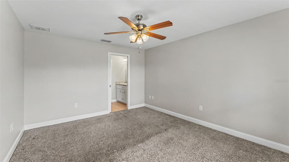 902 VERMONT AVENUE — photo 16 of 35