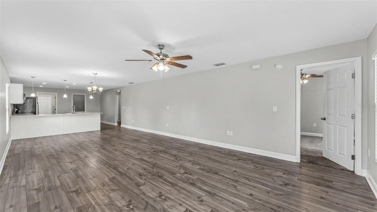 902 VERMONT AVENUE — photo 4 of 35