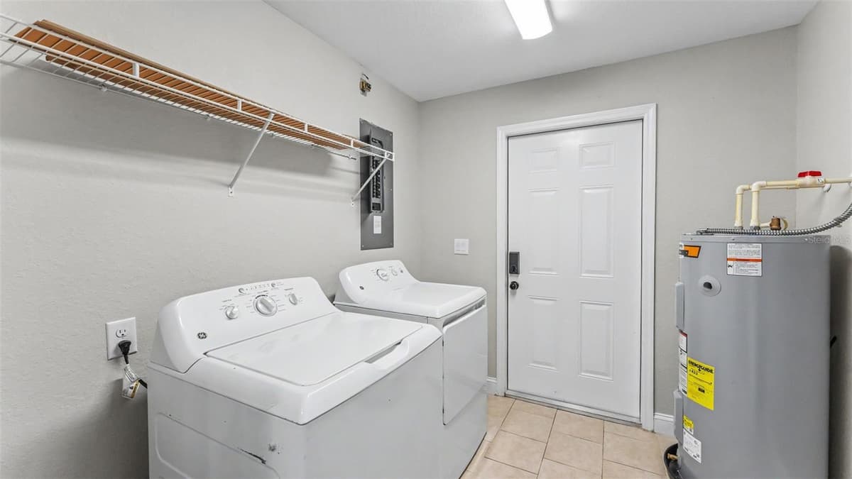 902 VERMONT AVENUE — photo 13 of 35