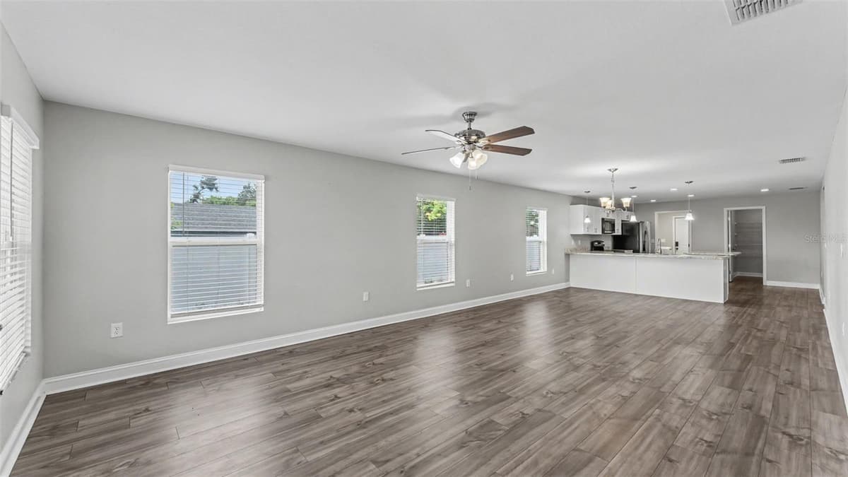 902 VERMONT AVENUE — photo 5 of 35