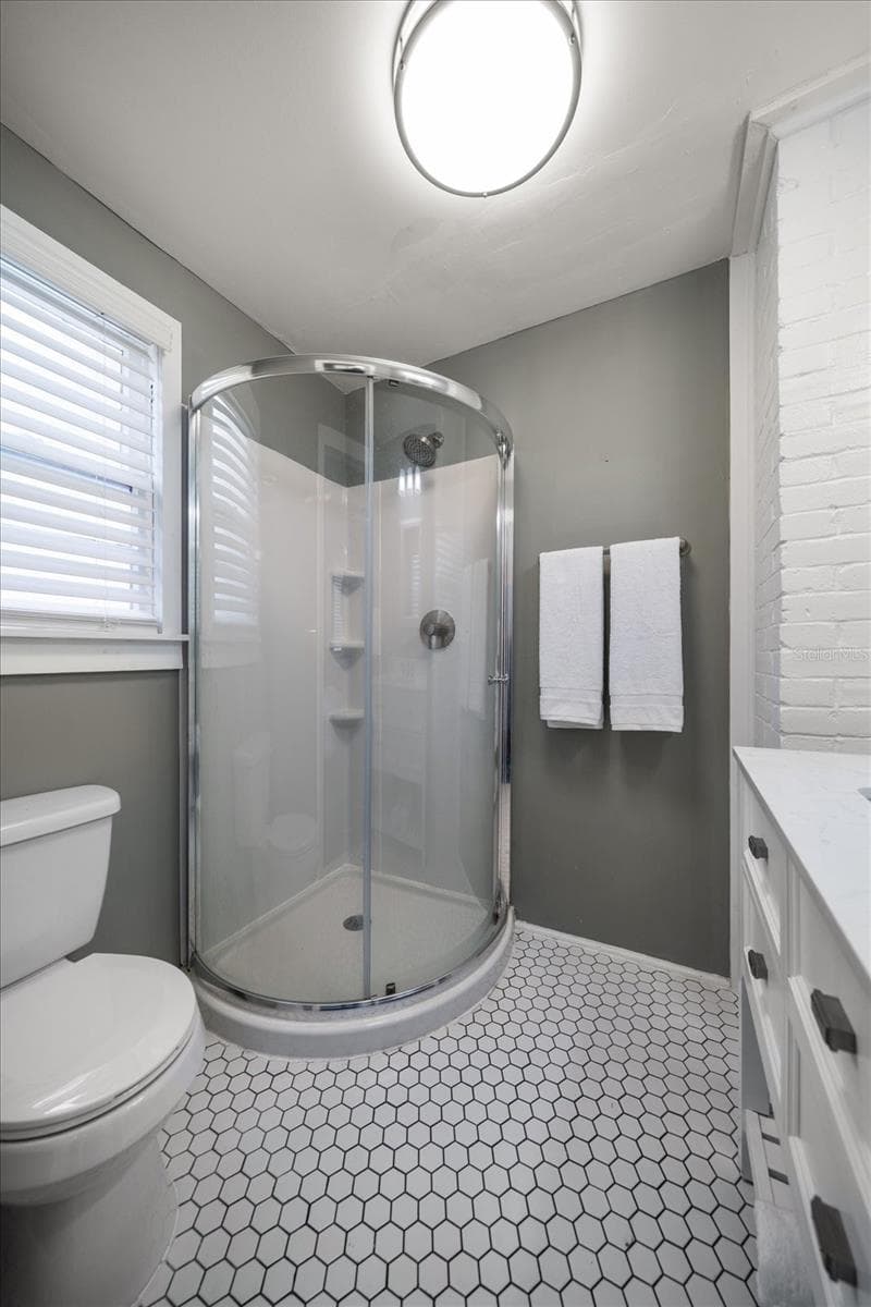 310 LINCOLN AVENUE — photo 23 of 53