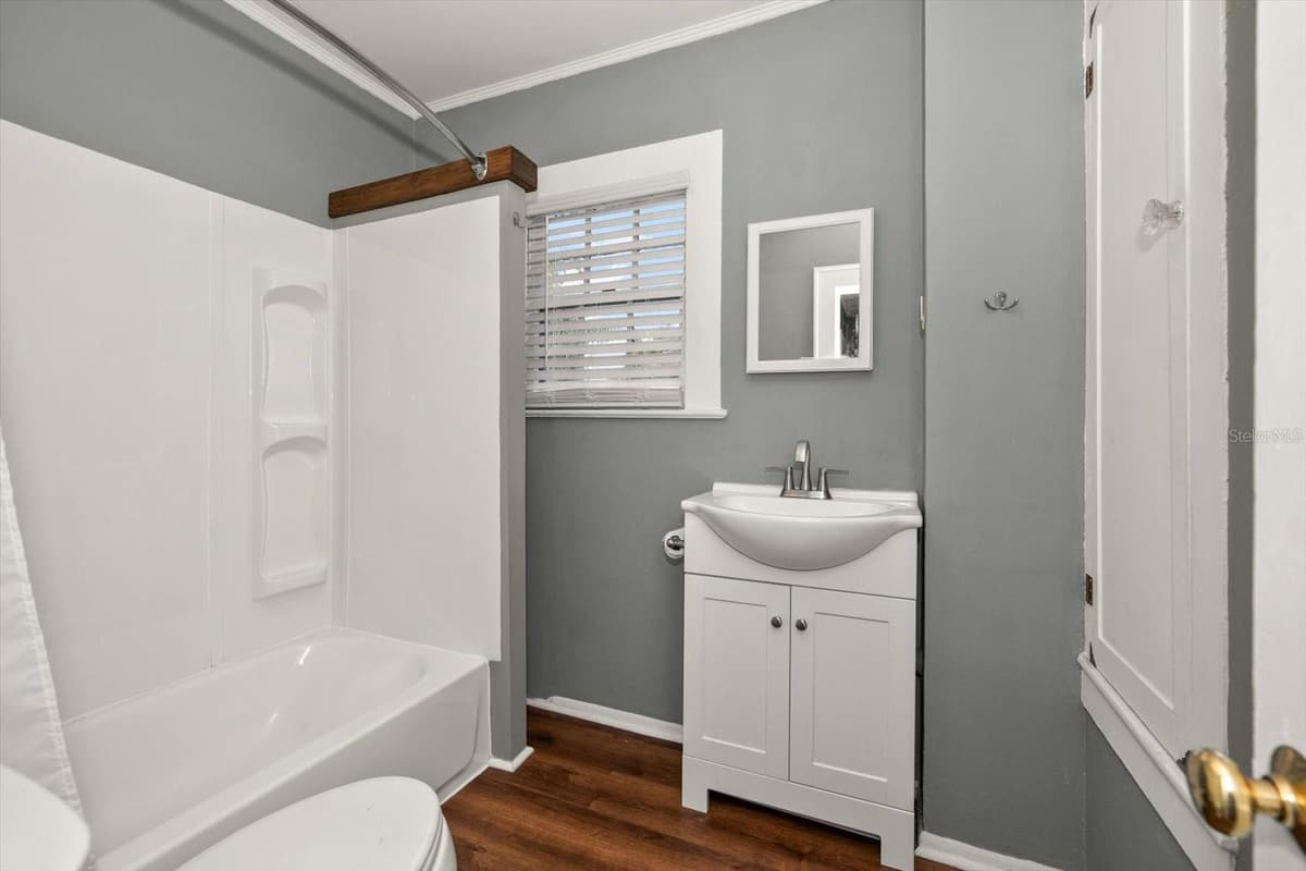 310 LINCOLN AVENUE — photo 34 of 53