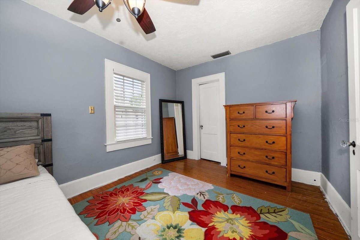 310 LINCOLN AVENUE — photo 33 of 53