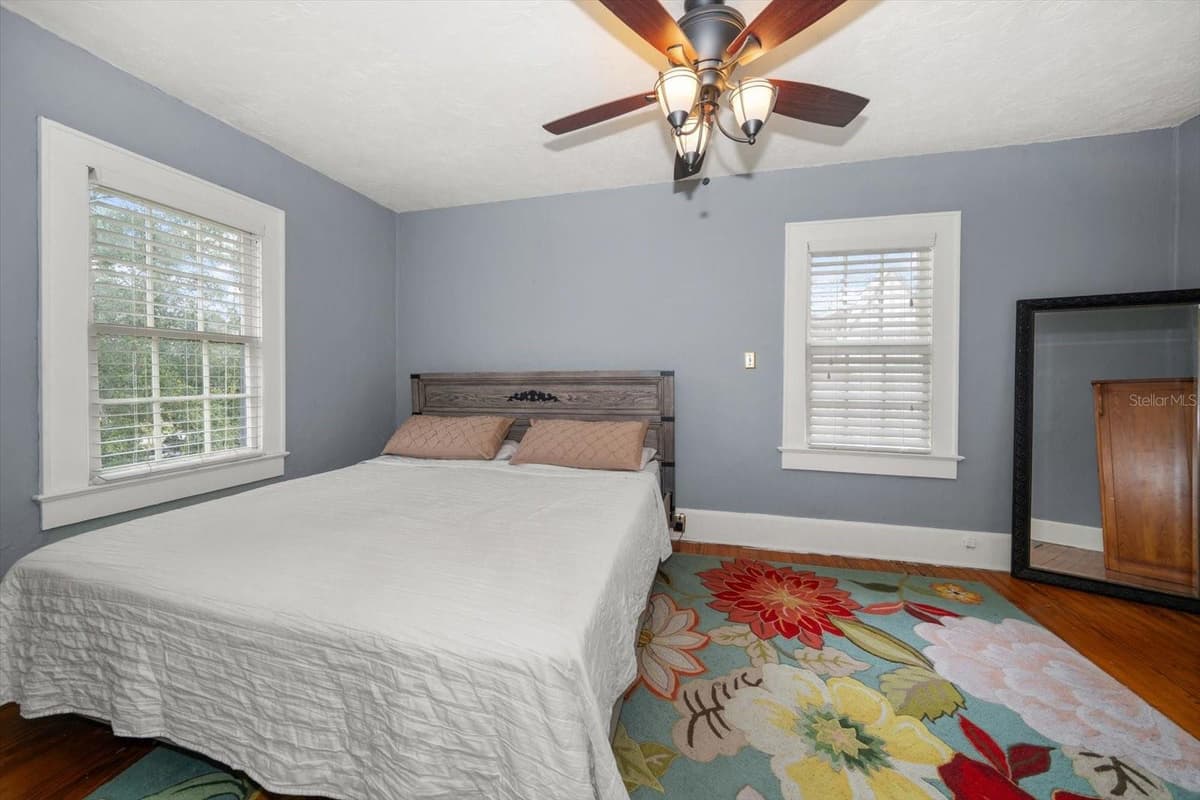 310 LINCOLN AVENUE — photo 32 of 53