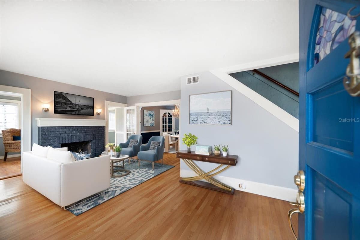 310 LINCOLN AVENUE — photo 3 of 53