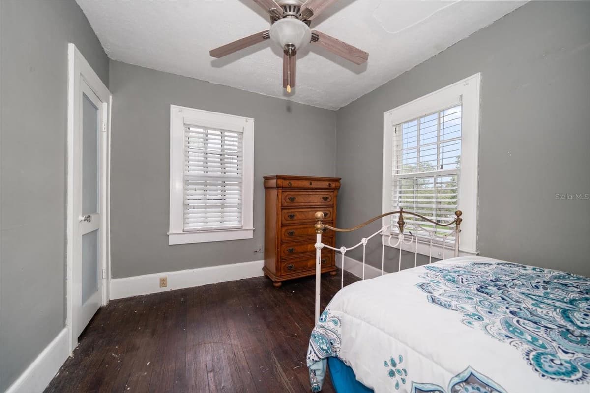 310 LINCOLN AVENUE — photo 31 of 53