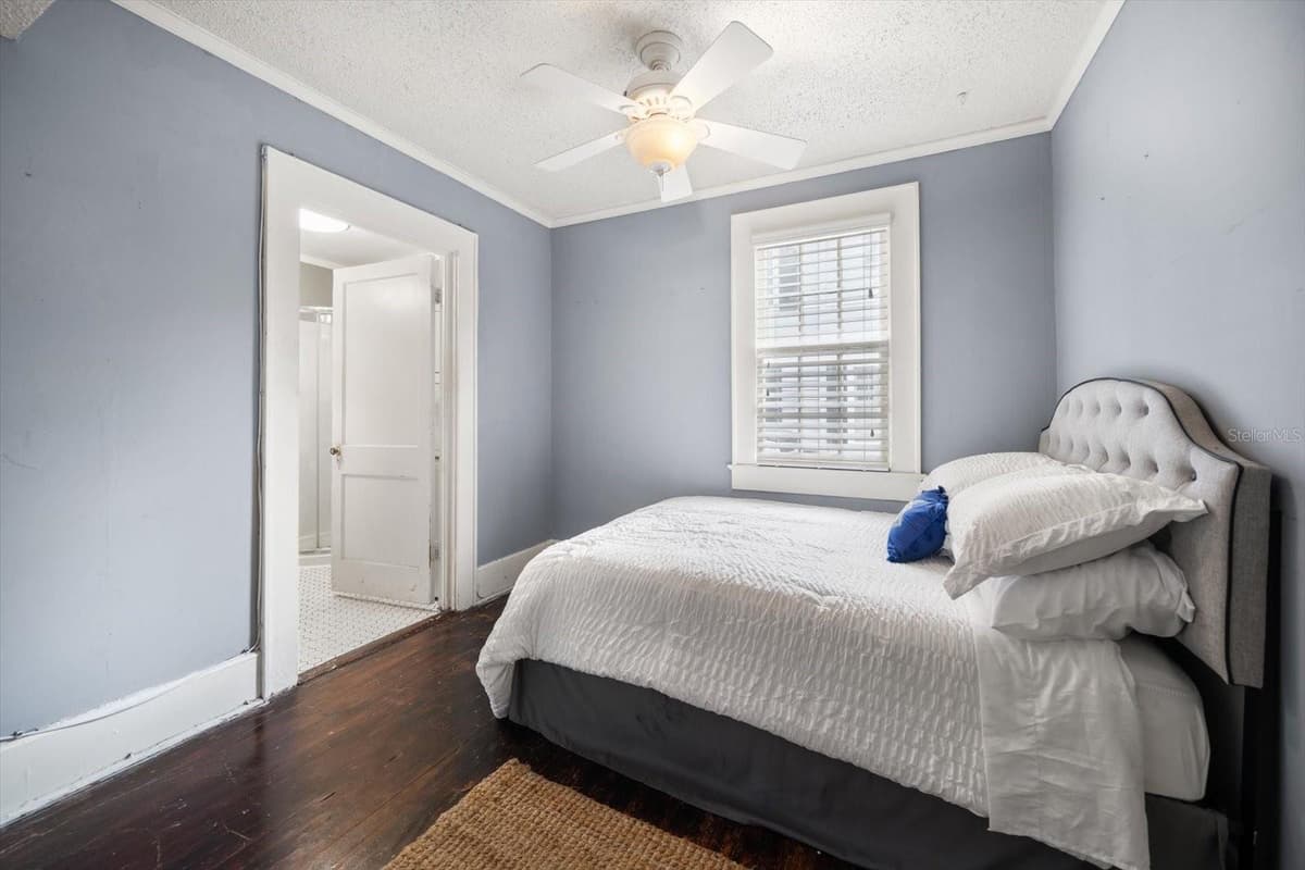 310 LINCOLN AVENUE — photo 24 of 53