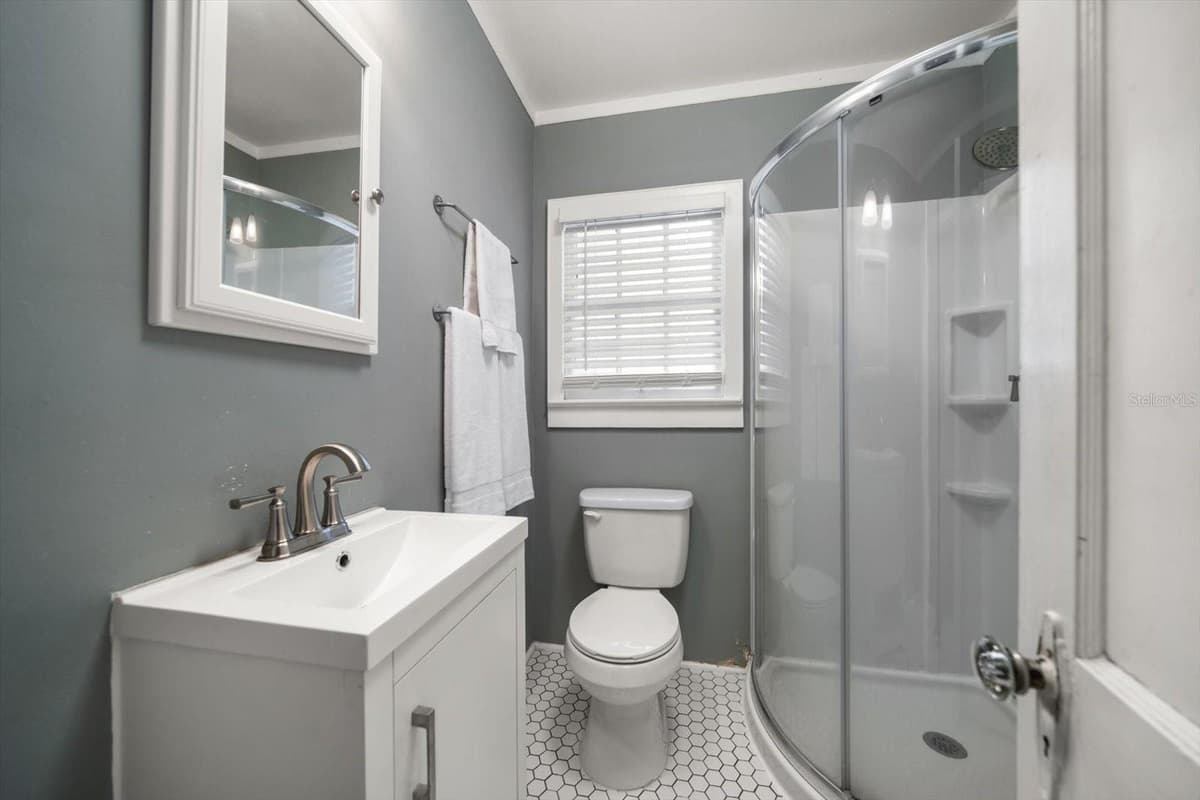 310 LINCOLN AVENUE — photo 26 of 53