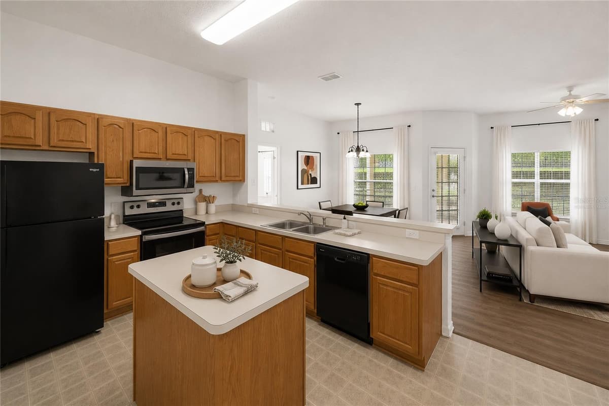 970 SPRING GARDEN AVENUE — photo 10 of 49