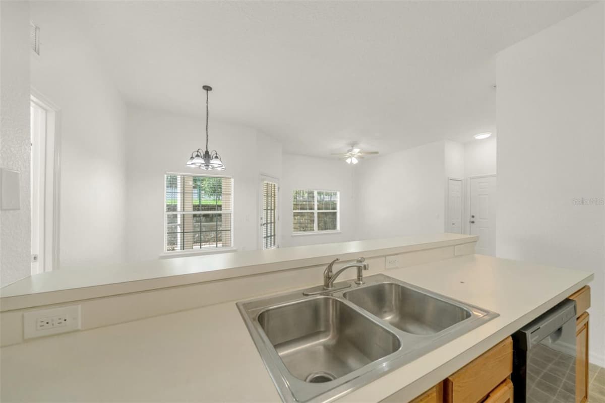970 SPRING GARDEN AVENUE — photo 36 of 49