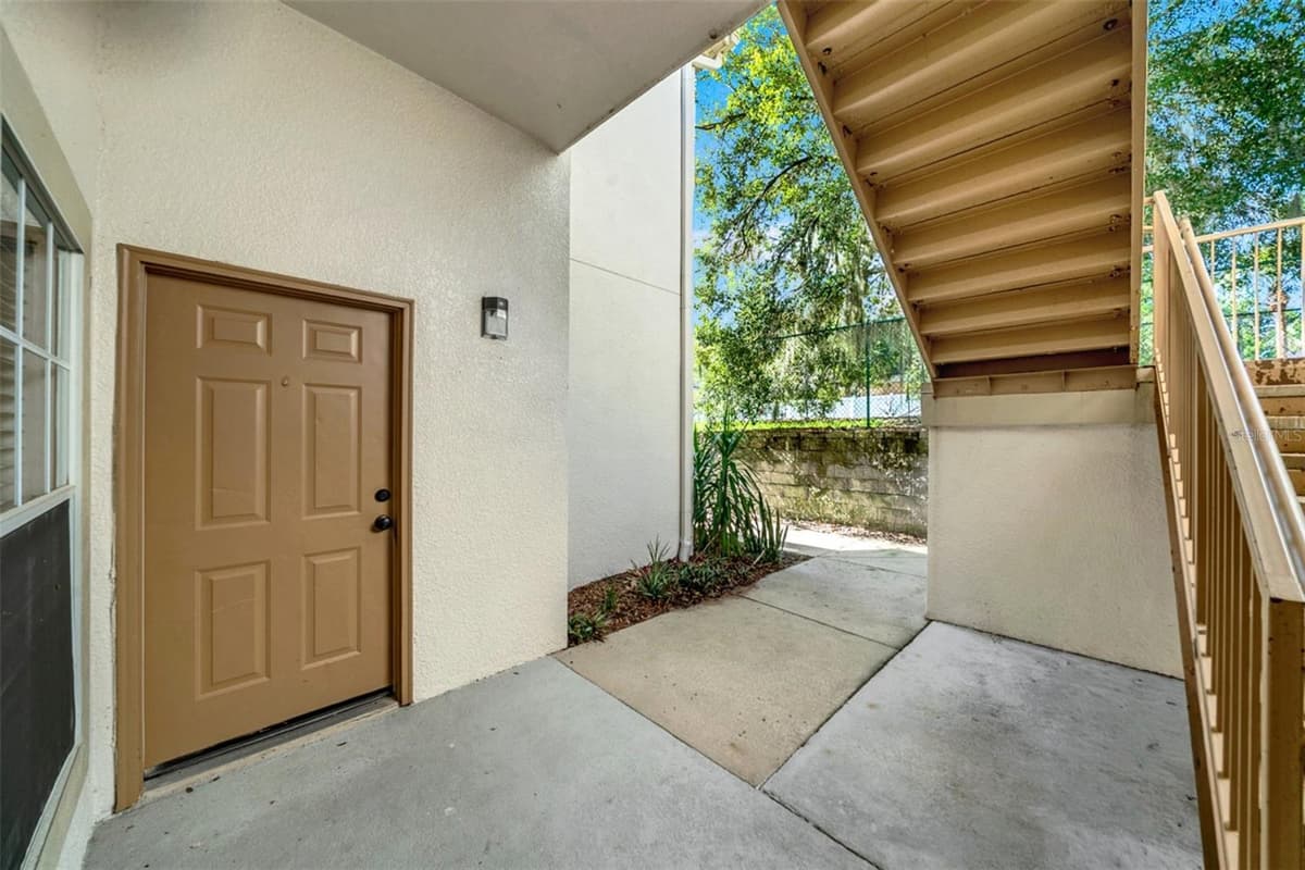 970 SPRING GARDEN AVENUE — photo 4 of 49