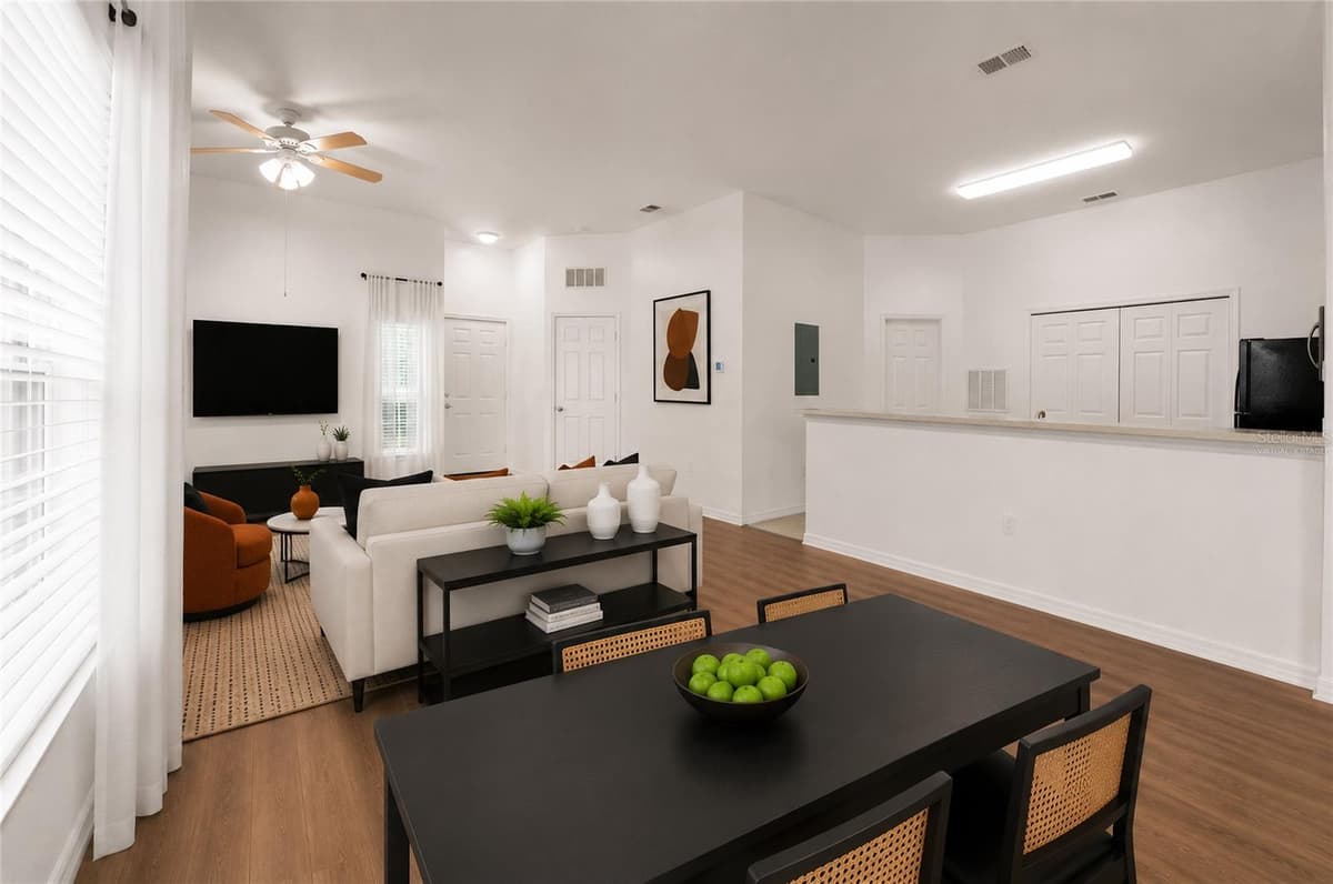 970 SPRING GARDEN AVENUE — photo 9 of 49