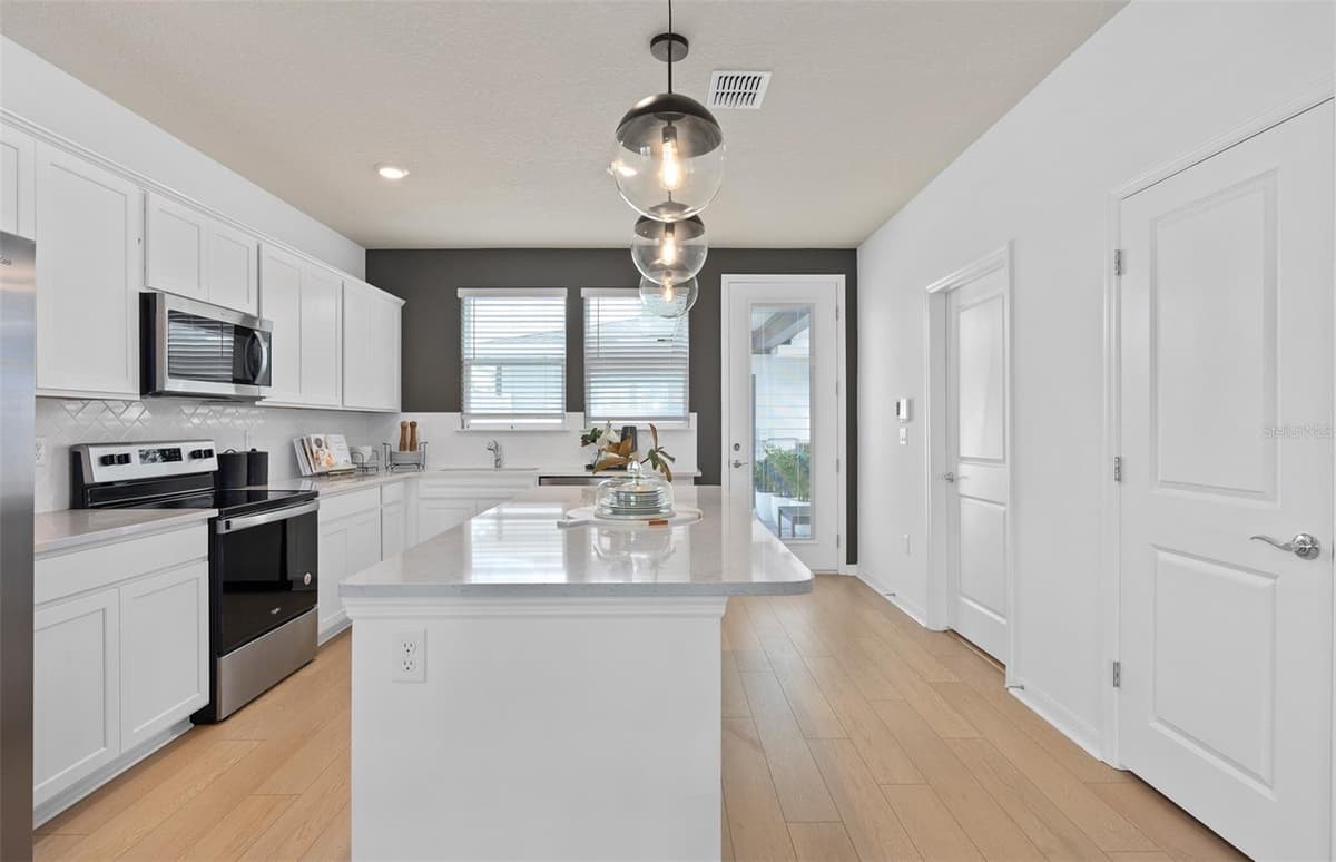 6355 ARGENT WOOD DRIVE — photo 9 of 27