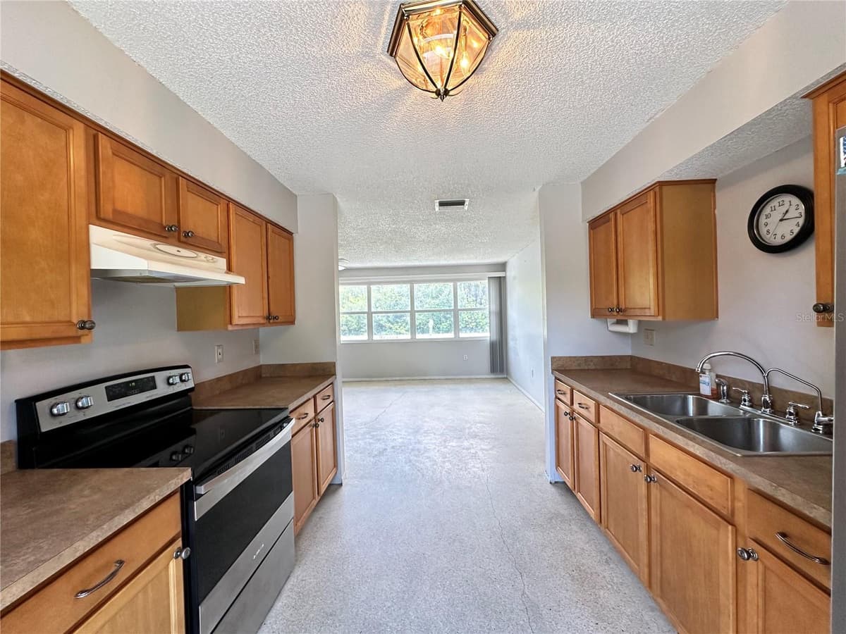 3543 DRANCE STREET — photo 10 of 36