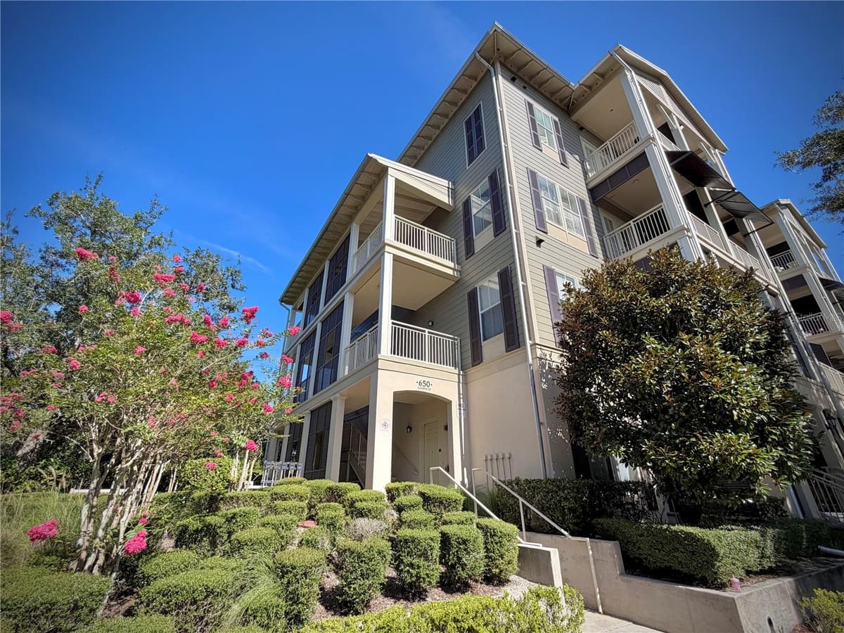 650 CAMPUS STREET — photo 1 of 49