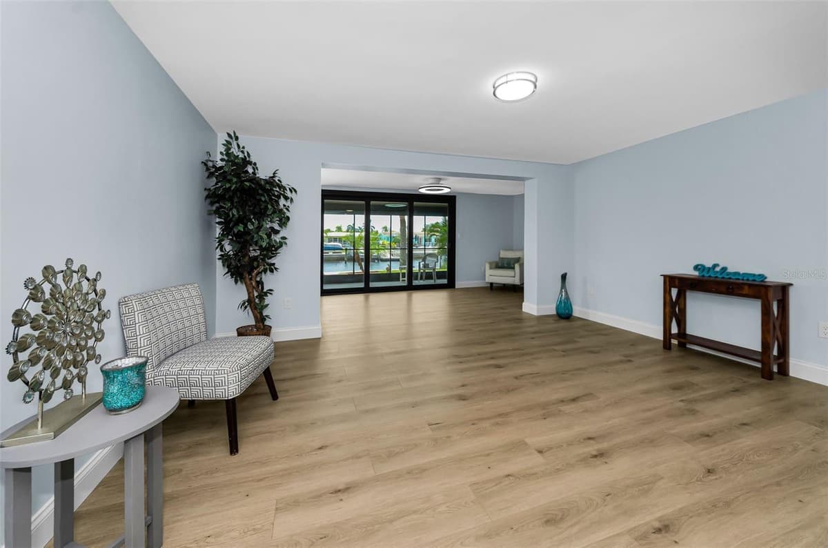4946 BLUE HERON DRIVE — photo 12 of 87
