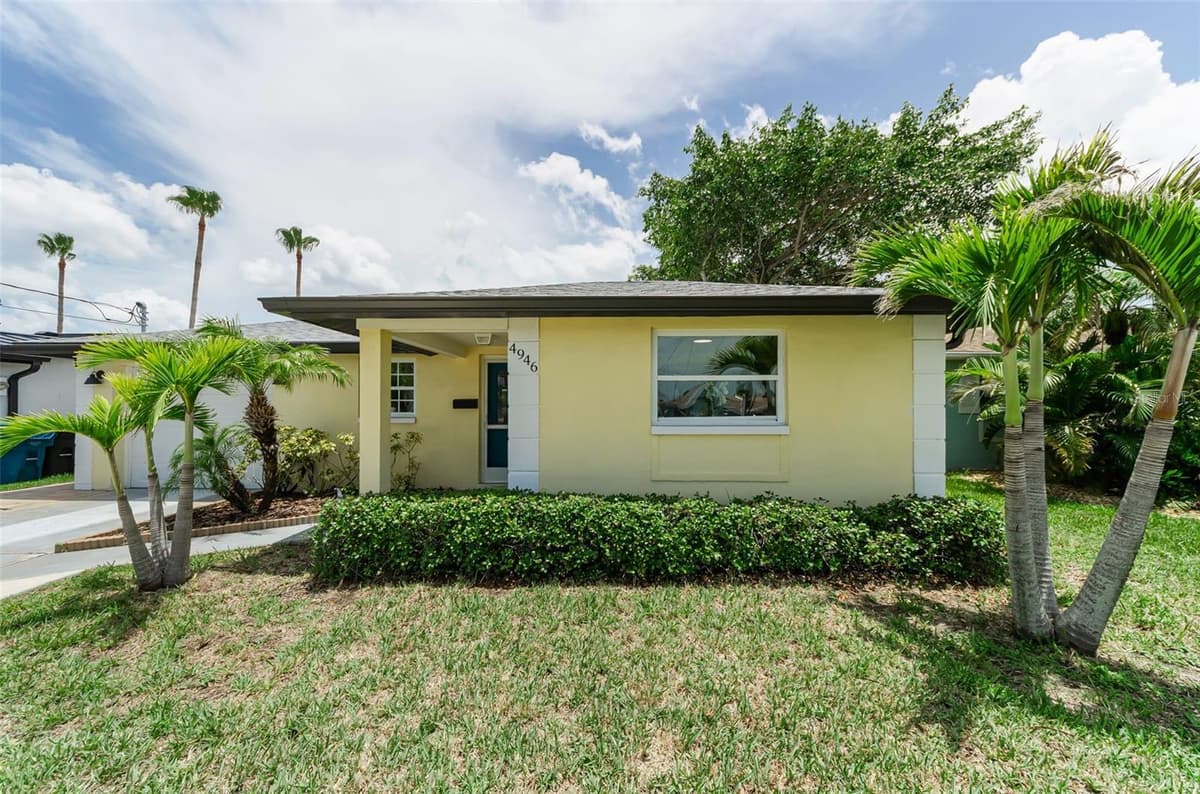 4946 BLUE HERON DRIVE — photo 3 of 87