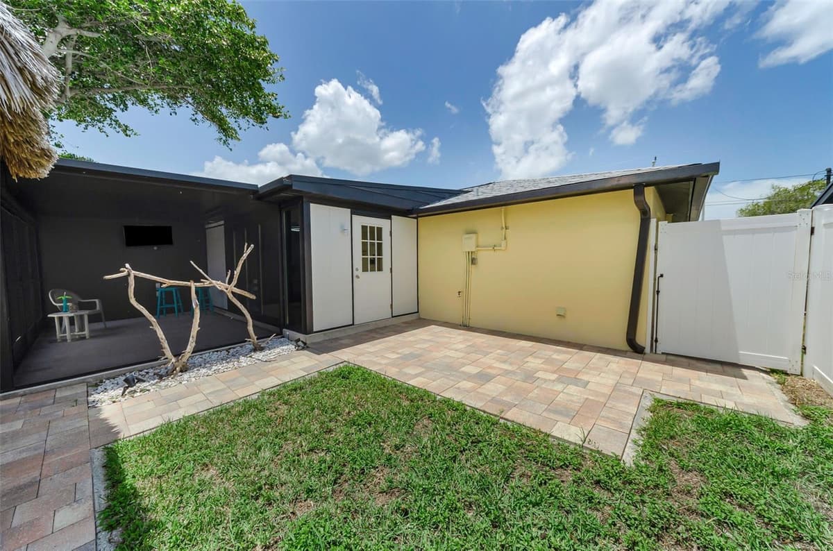 4946 BLUE HERON DRIVE — photo 43 of 87