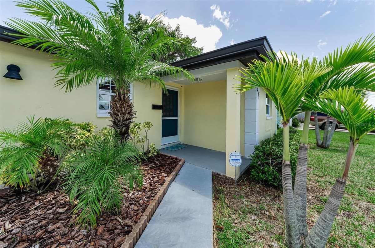 4946 BLUE HERON DRIVE — photo 7 of 87