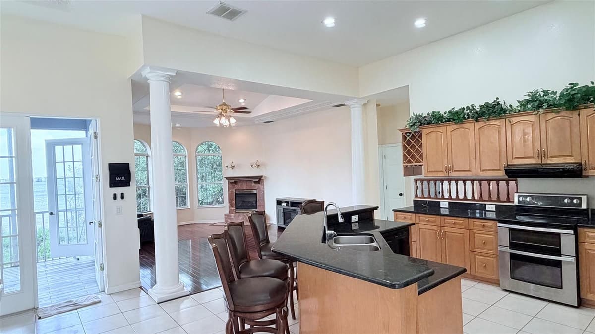 3187 SHORELINE DRIVE — photo 19 of 49