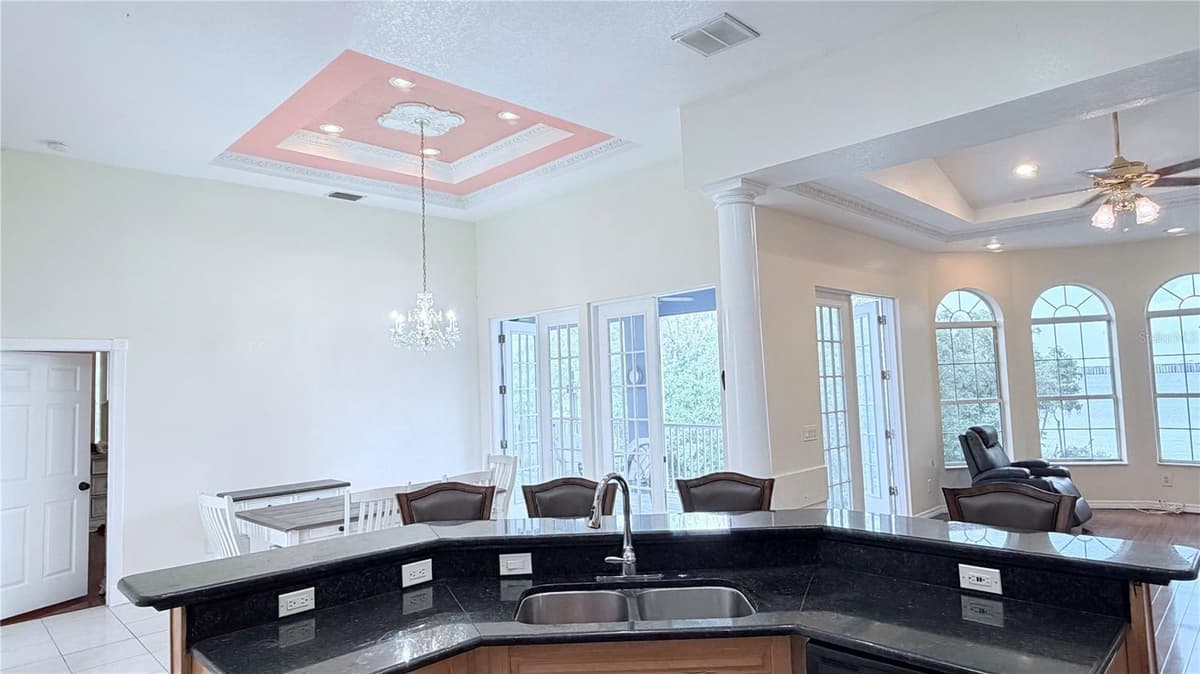 3187 SHORELINE DRIVE — photo 8 of 49