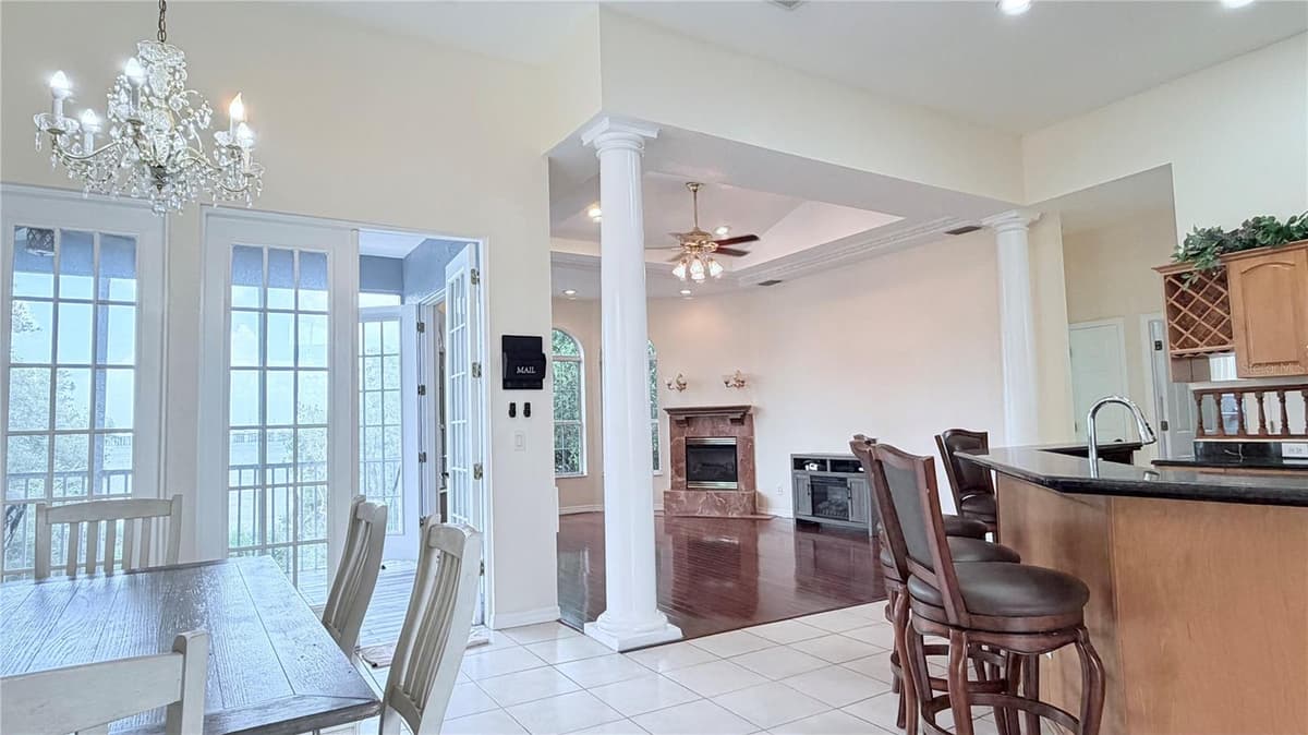 3187 SHORELINE DRIVE — photo 10 of 49