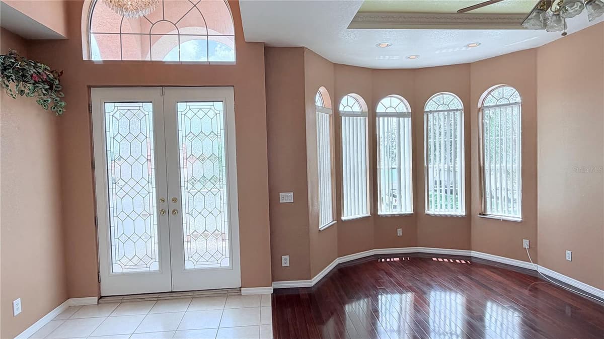 3187 SHORELINE DRIVE — photo 15 of 49