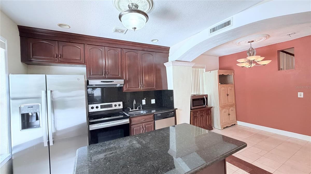 3187 SHORELINE DRIVE — photo 39 of 49