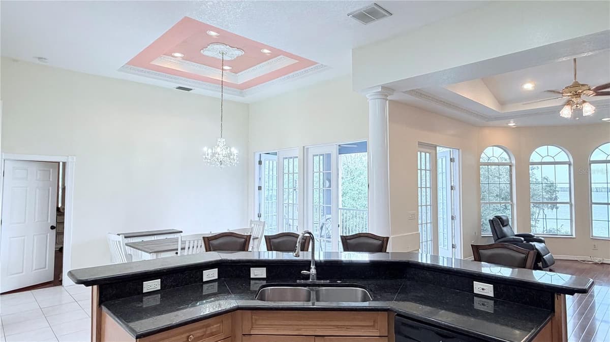 3187 SHORELINE DRIVE — photo 5 of 49